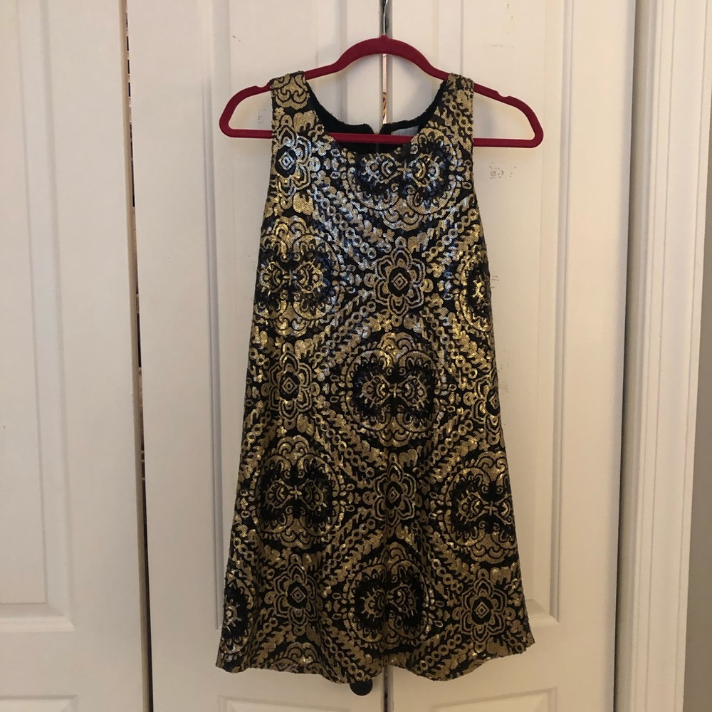 Jun&Ivy Black and Gold Short Dress